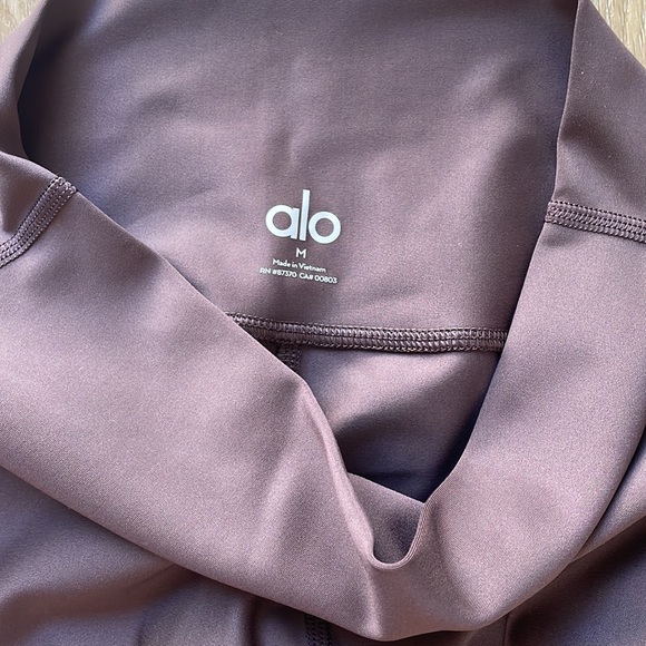 Alo Airlift Leggings - Picture 4 of 6